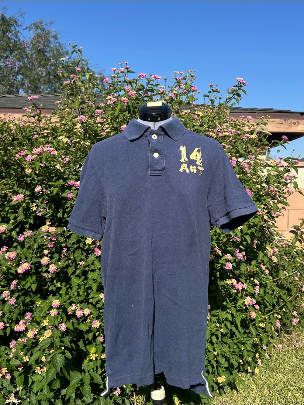 Abercrombie & Fitch Navy Polo with Yellow Graphic Size XL Vintage Preppy